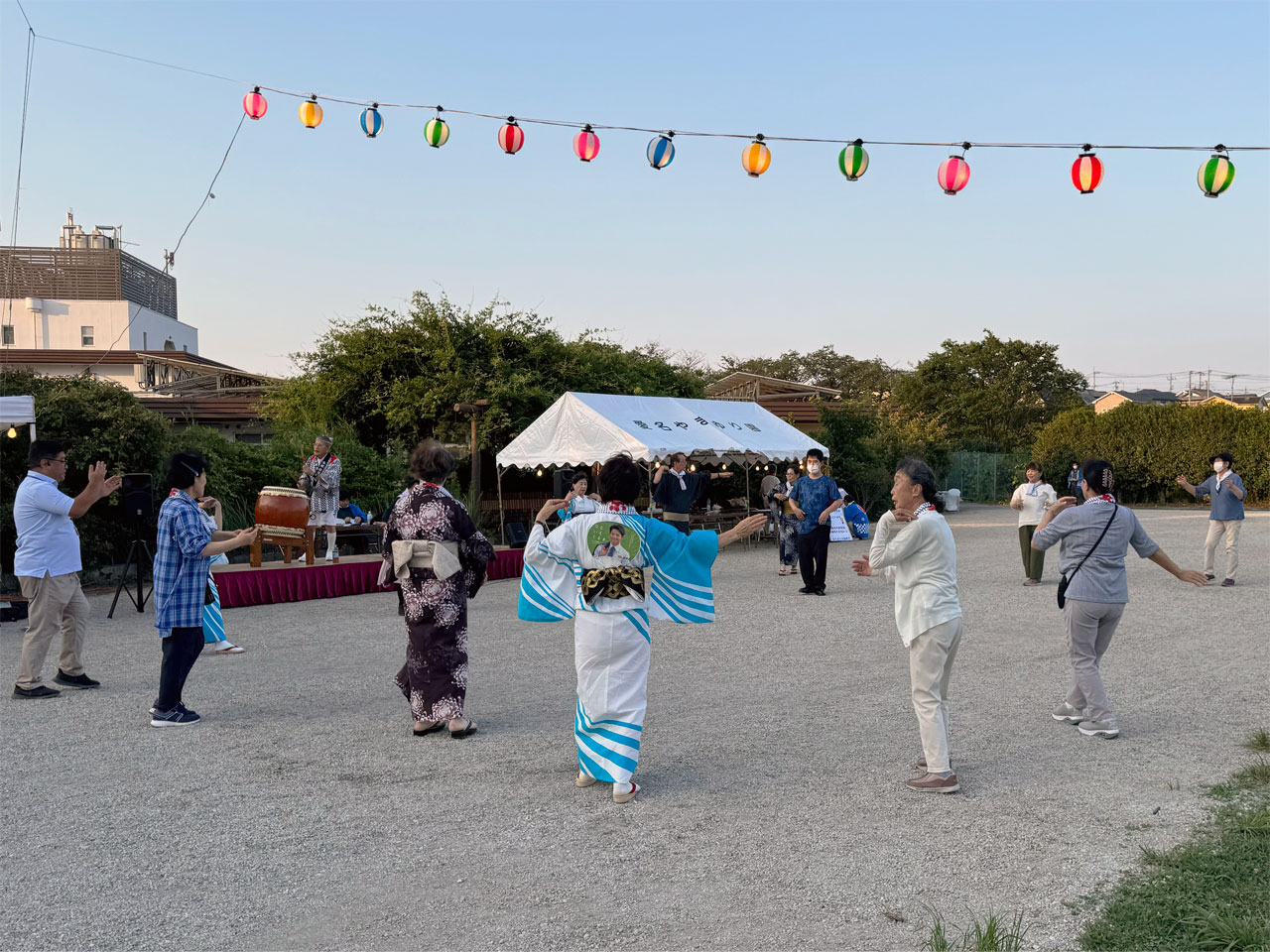 毛利台盆踊り同好会の皆さん