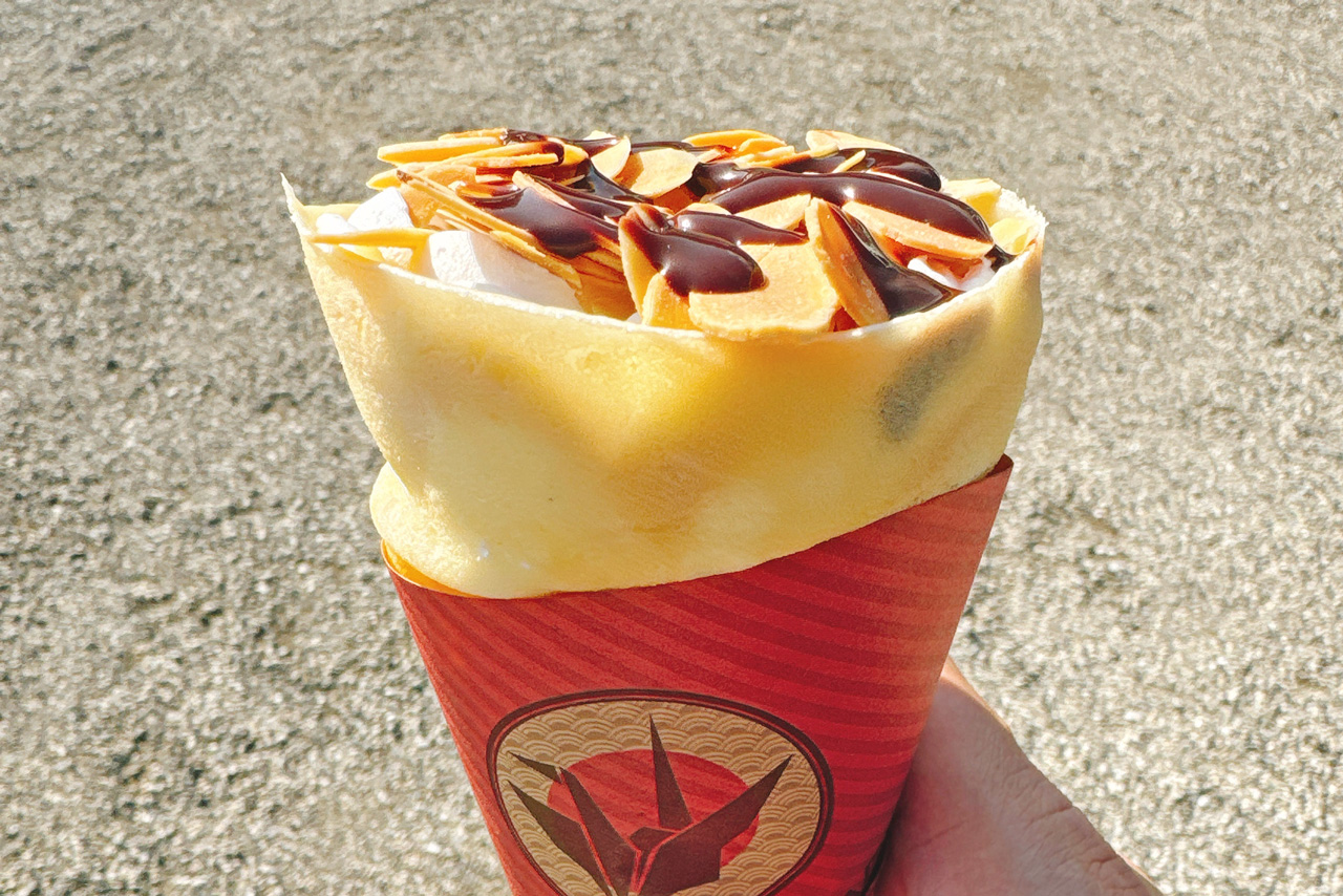 第34回あいなまつり 会場の様子（クレープ）