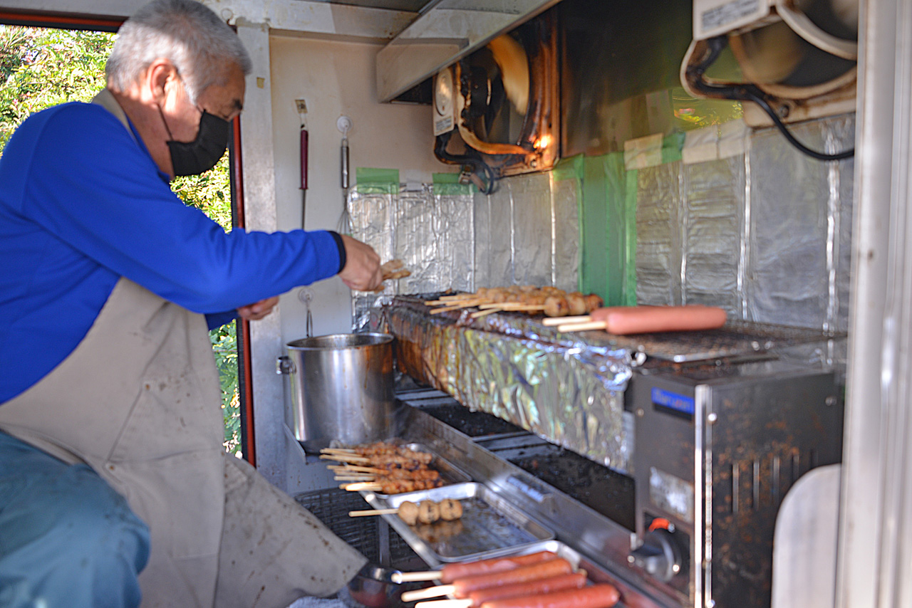 第34回あいなまつり 会場の様子（焼き鳥）