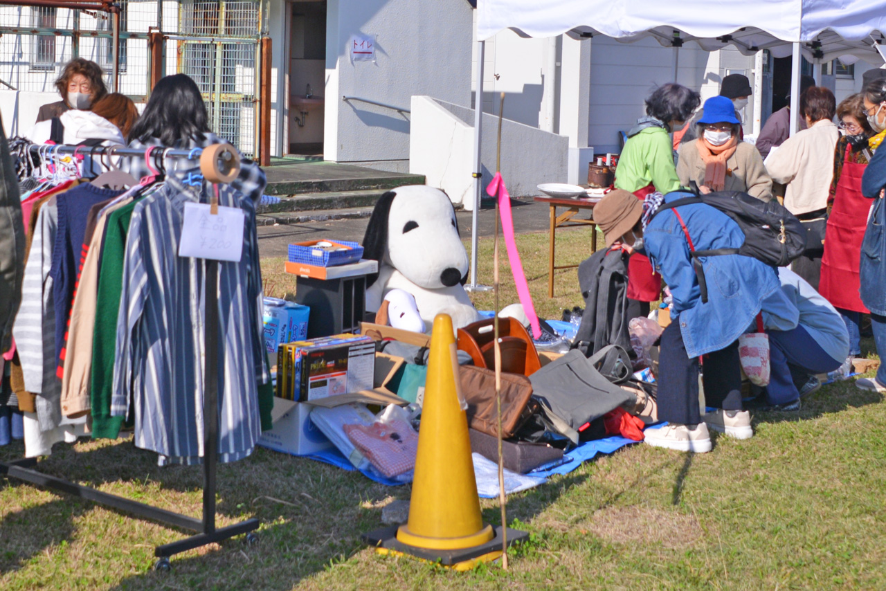 第34回あいなまつり 会場の様子（家族バザー）