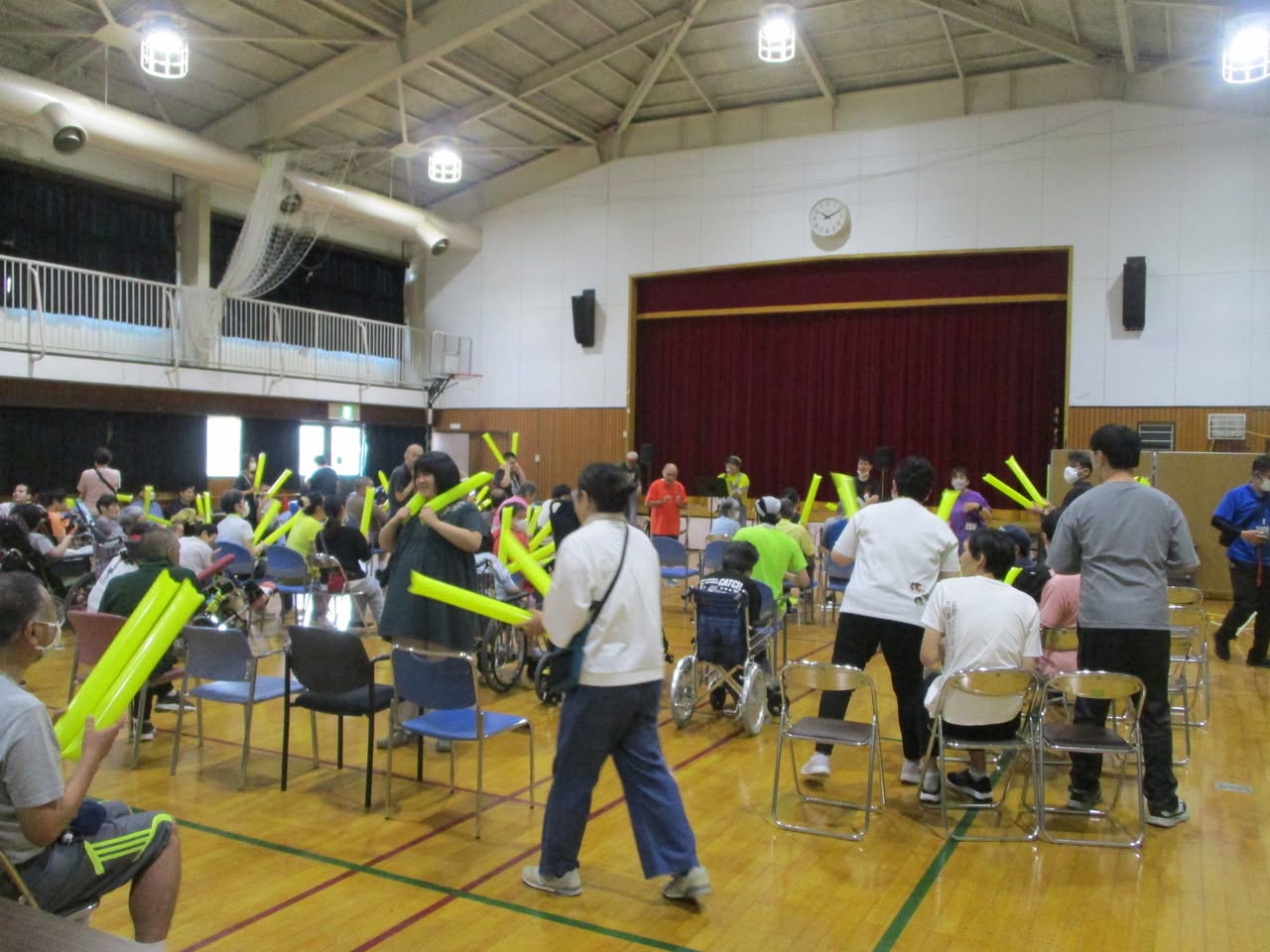 【愛名やまゆり園】【イベント】愛名やまゆり園体育館でふれあいコンサートを実施しました。 3