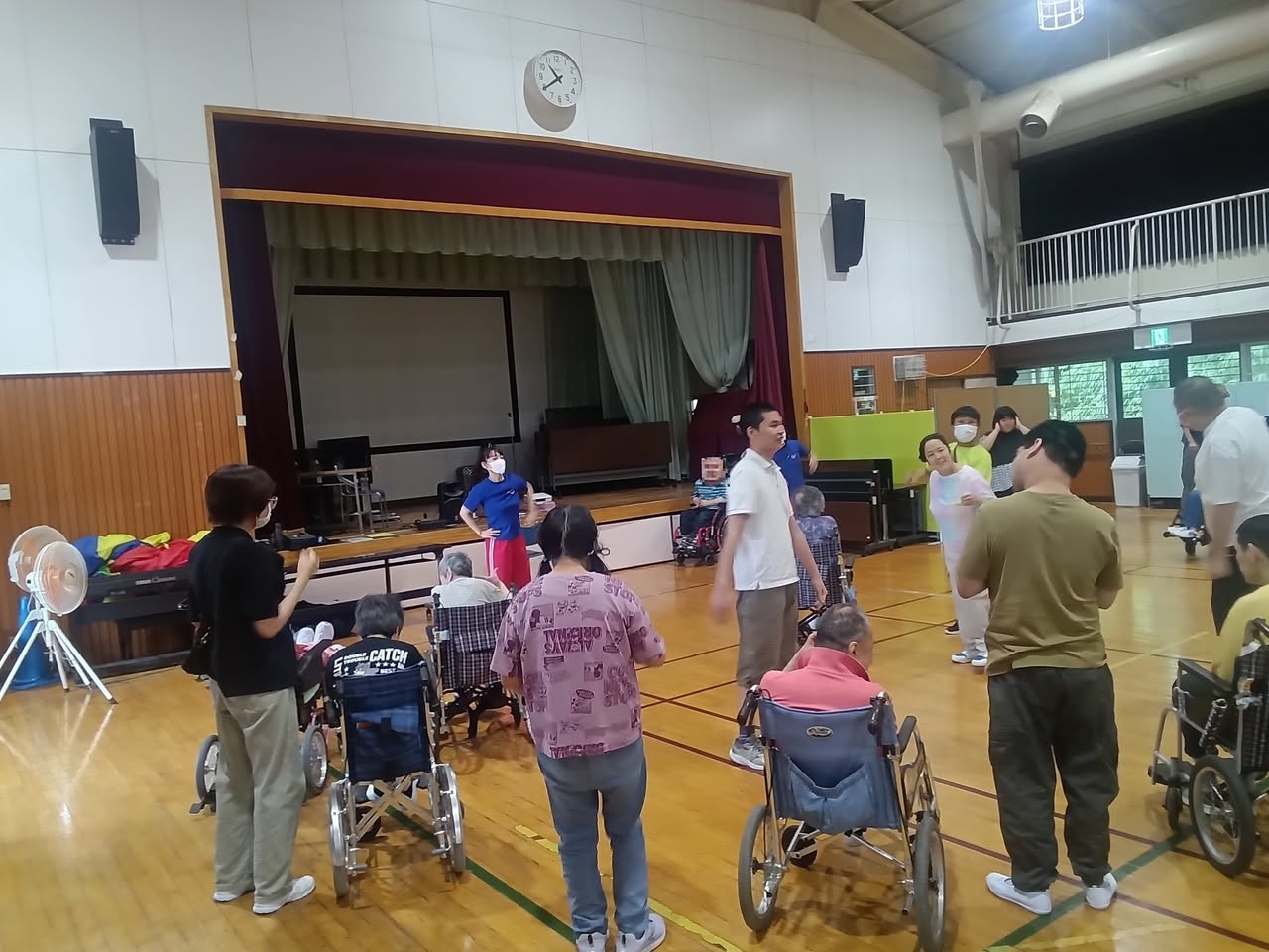 【愛名やまゆり園】【イベント】８月のFree and Fun Fitness（フリーアンドファンフィットネス）さんのミュージックワークアウトです 4